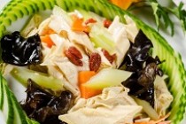 Salata cu tofu si frunze de telina