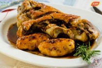 Ciolan de porc cu galuste de cartofi