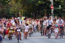 Peste o sută de bicicliste la Skirt Bike Galaţi