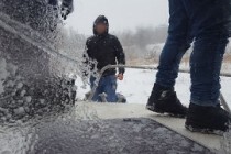 Opt persoane izolate în Insula Mare a Brăilei, sprijinite de poliţiştii de frontieră