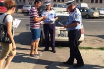 Campanie mesaje preventive: Dacă e vineri, poliţiştii vorbesc pietonilor