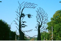Suntem mereu datori față de Eminescu