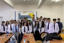 Dezbateri la ”Cerna”, despre zborul invers al societății mileniului III