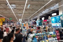Carrefour Brăila - hipermarketul care nu a auzit de pandemie