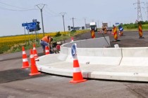Făurei. A fost amenajat un sens giratoriu la intersecția DN2B cu DJ 203