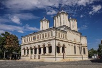 Mănăstirea Măxineni.Condiţii de siguranţă a sfinţirii bisericii