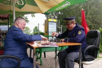Campionul național la șah al MAI s-a întâlnit cu marele campion Anatoli Karpov