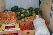 Legume și fructe, oferite ilegal spre vânzare, confiscate de jandarmi