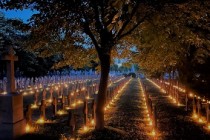 Brăila | Cimitirul Sf. Constantin luminat de candele pentru ostașii căzuţi în lupte