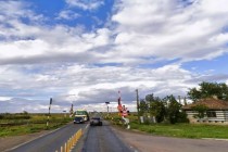 Lucrări la trecerea la nivelul cu calea ferată Surdila-Găiseanca. Trafic deviat prin Făurei