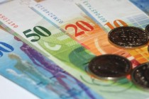 Raiffeisen Bank trebuie să revizuiască dobânzile unor contracte de credit ca urmare a pierderii procesului cu Protecția Consumatorilor