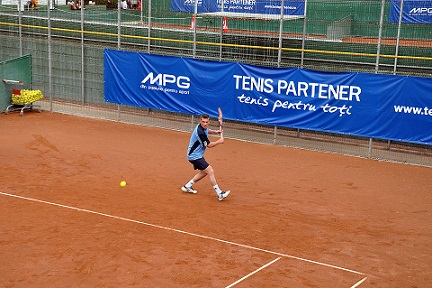 MPG, tenis partener