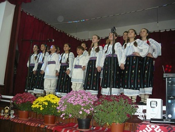 Ansamblul Trandafirasul, Balta Alba