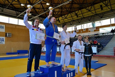 podium campionat judo