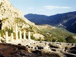 templul lui Apollo din Delphi