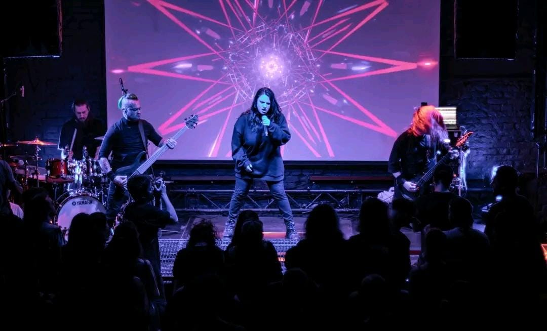 Dirty Shirt pentru fani: June Turns Black la Dirty Fest București 2024
