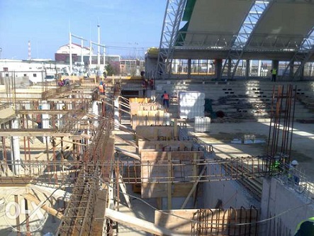 lucratori constructii